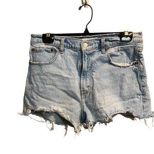 ABERCROMBIE‎ & FITCH Women's The Mom Short High Rise Light  Wash Size 28/6